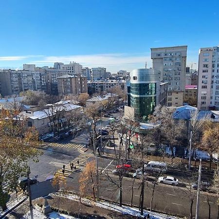 Flat In Central Biszkek Zewnętrze zdjęcie