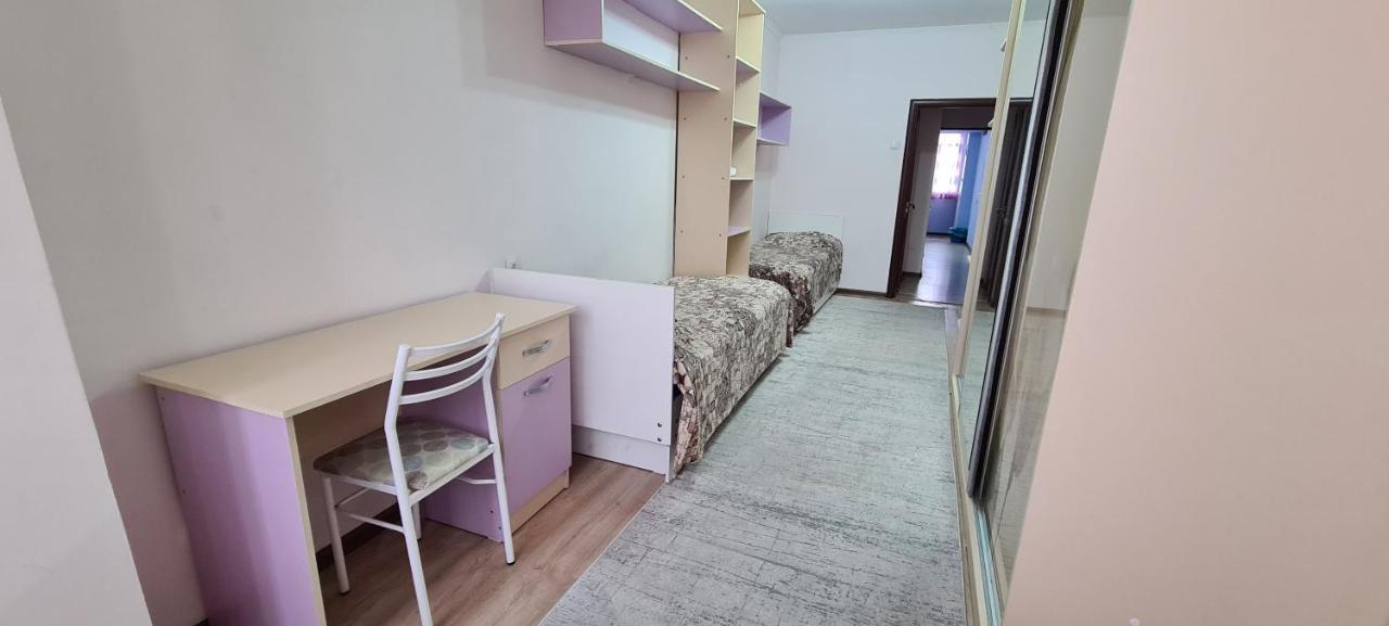 Flat In Central Biszkek Zewnętrze zdjęcie