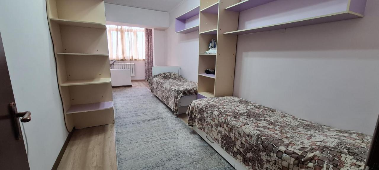 Flat In Central Biszkek Zewnętrze zdjęcie